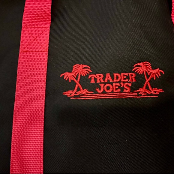 Trader Joe’s Tote Cold Bag (Size ~13.5” x 20”) - Picture 3 of 6